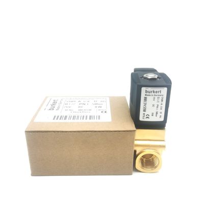 00126201 6014 D Normally BURKERT electromagnetic valve Open G1/8 2.0 Flow Hole AC220V 8W Brass Valve Body 32 * 32 0~10bar