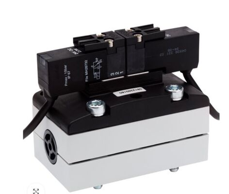 AVENTICS 5/3-Way Directional Valve with 24V DC / 230V AC, IP65 Protection, and G1/4 Port Size