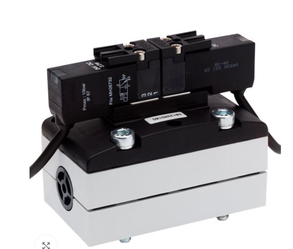 AVENTICS 5/3-Way Directional Valve with 24V DC / 230V AC, IP65 Protection, and G1/4 Port Size